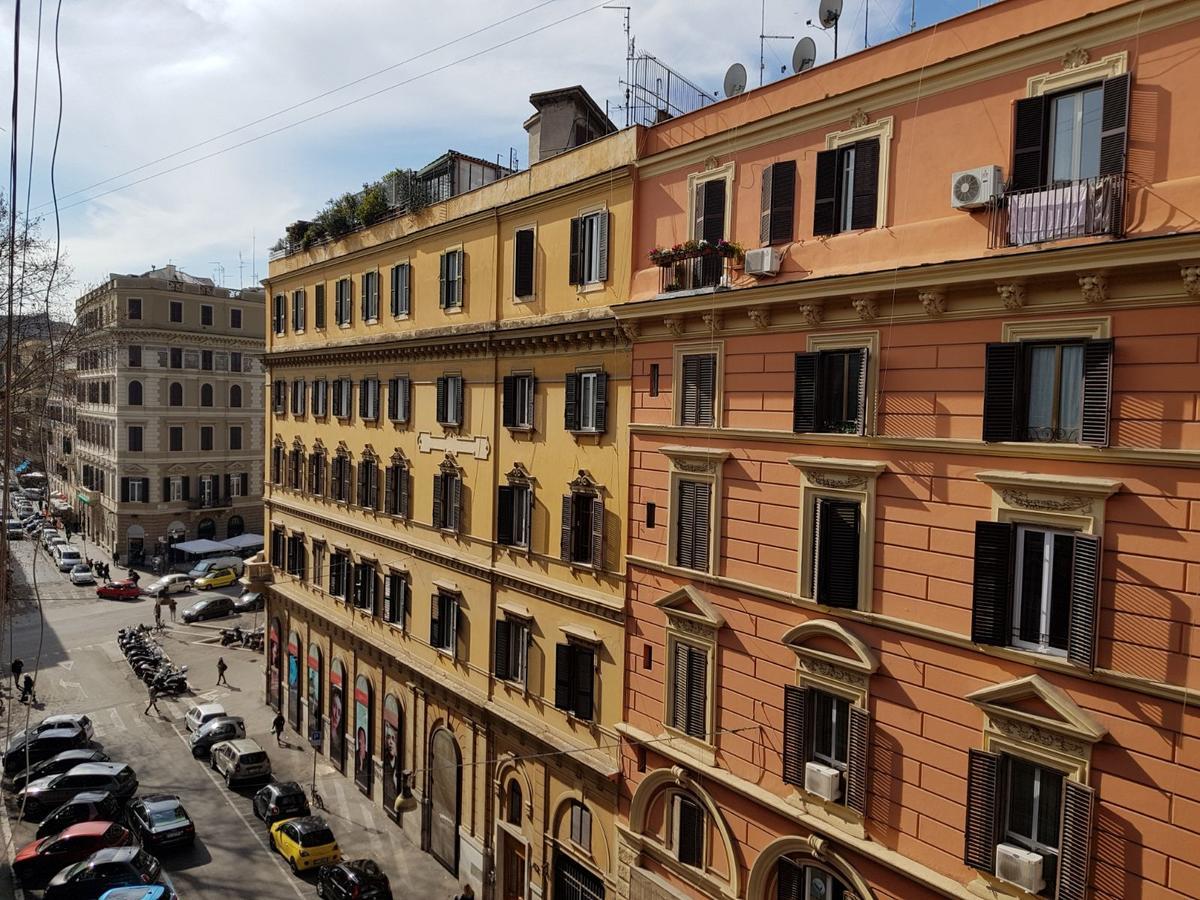 Le Stanze Di Ottaviano Pensionat *